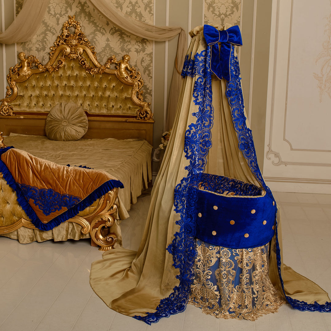 Luxury Round Baby Bassinet with Royal Lace Canopy
